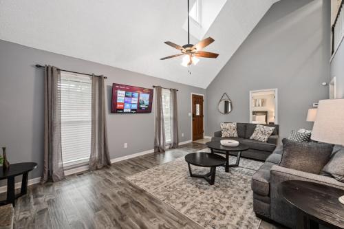 Clarkdale House | Spacious 4BR in Marietta with Modern Amenities
