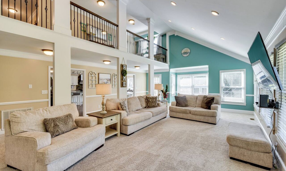 Anderson Cottage | Spacious Anderson Home: Great for Group Retreats