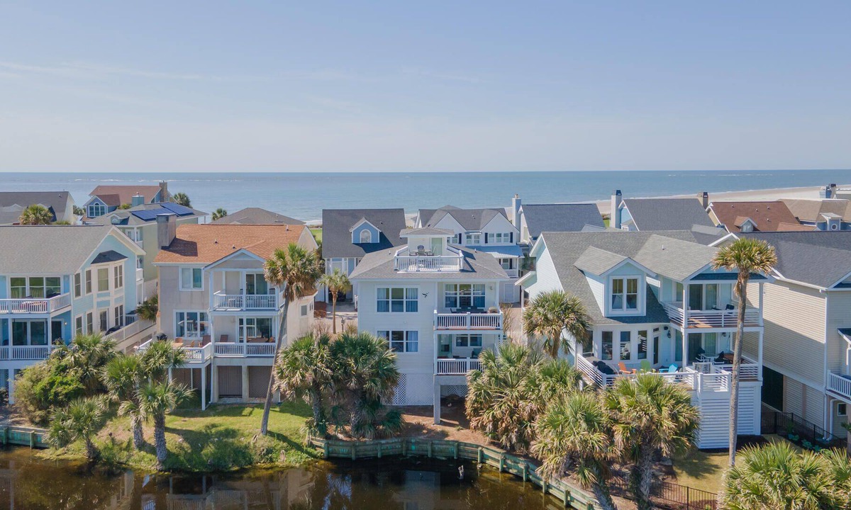 Saint Helena Island House | Spacious Family Home with Golf Course Views - Steps from Dining and Beach