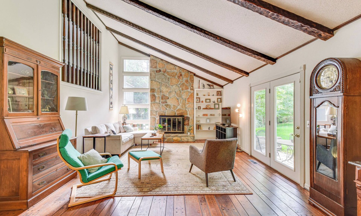 Central House | Spacious Home w/Porch, 4 Mi to Downtown Clemson!