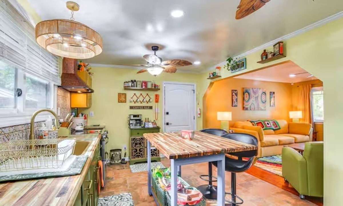 Pine Forest House | Spacious Quiet Area Perfect for Work/Family Stays