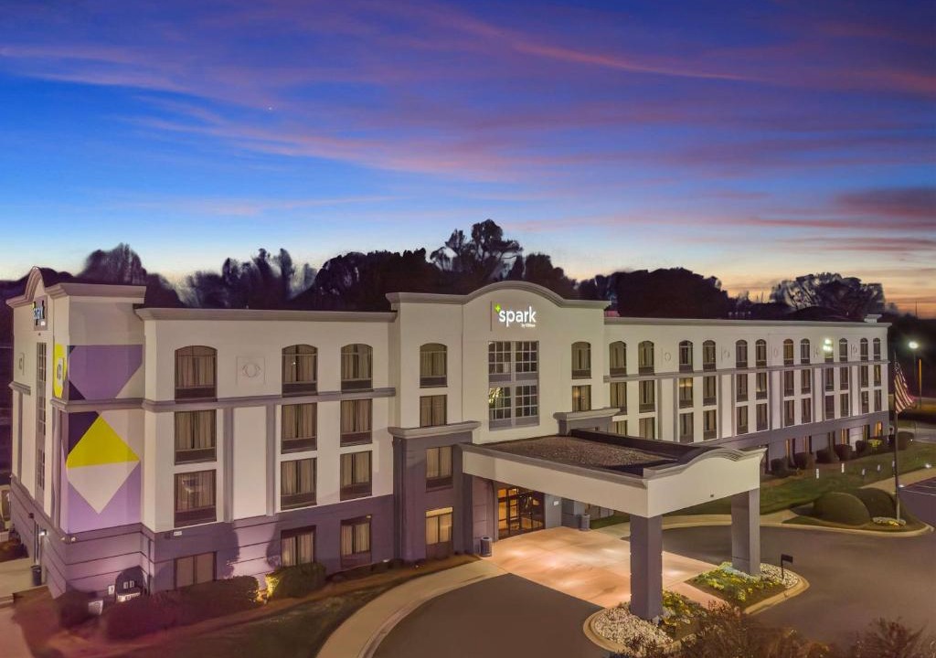Executive Park Hotel | Spark By Hilton Charlotte Tyvola I-77