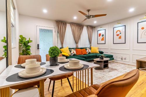 East Raleigh Apartment | Special Offer! Cozy Luxe 2BR Getaway, Sleeps 4, Ideal for Business Travelers, Couples, Families, Near DT Raleigh