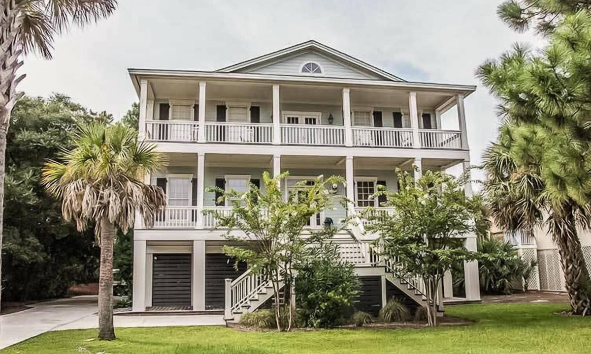 Saint Helena Island House | Sprawling Family Home w/ Golf Course & Ocean Views - Steps from Beach