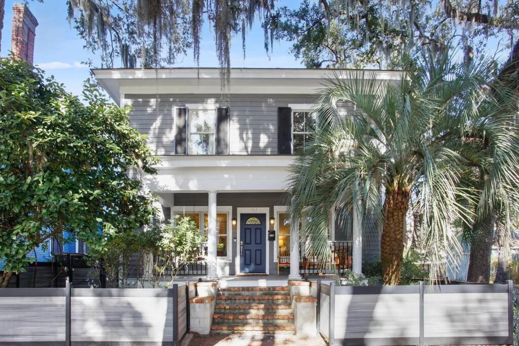 Metropolitan House | Starland Town House, Walk to the Park