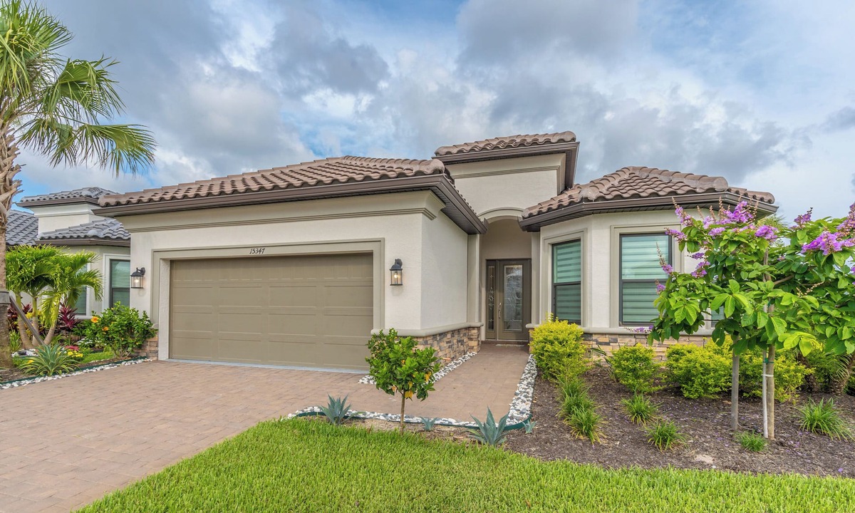Naples House | Stay at a stylish 3BR retreat in Naples—perfect for families or groups