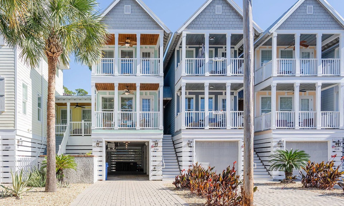 Saint Simons Island House | Stones Throw Cottage: Yards to the Beach, Dog Friendly, Spacious Townhome, Garage & Beach Gear!