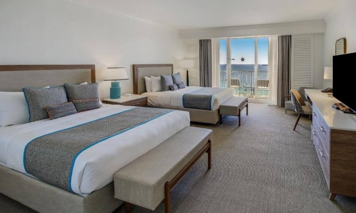 Central Beach Hotel | Studio 2 Queens Oceanfront Stay w/Pool, Spa, Dining, Beach Access