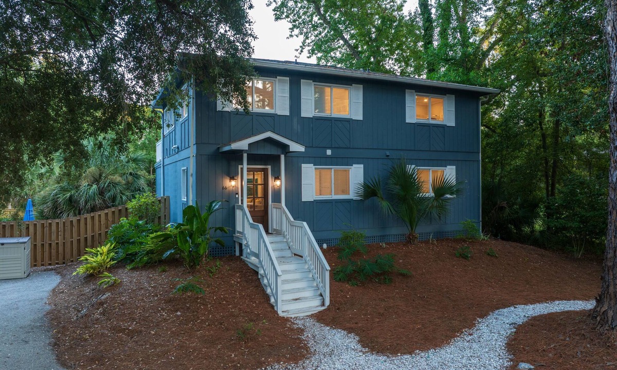 Folly Field House | Stunning 4 bedroom beach retreat w/private pool