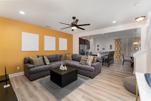 Southeast Raleigh House | Stylish Getaway near Downtown Raleigh & Coastal Credit Music Park