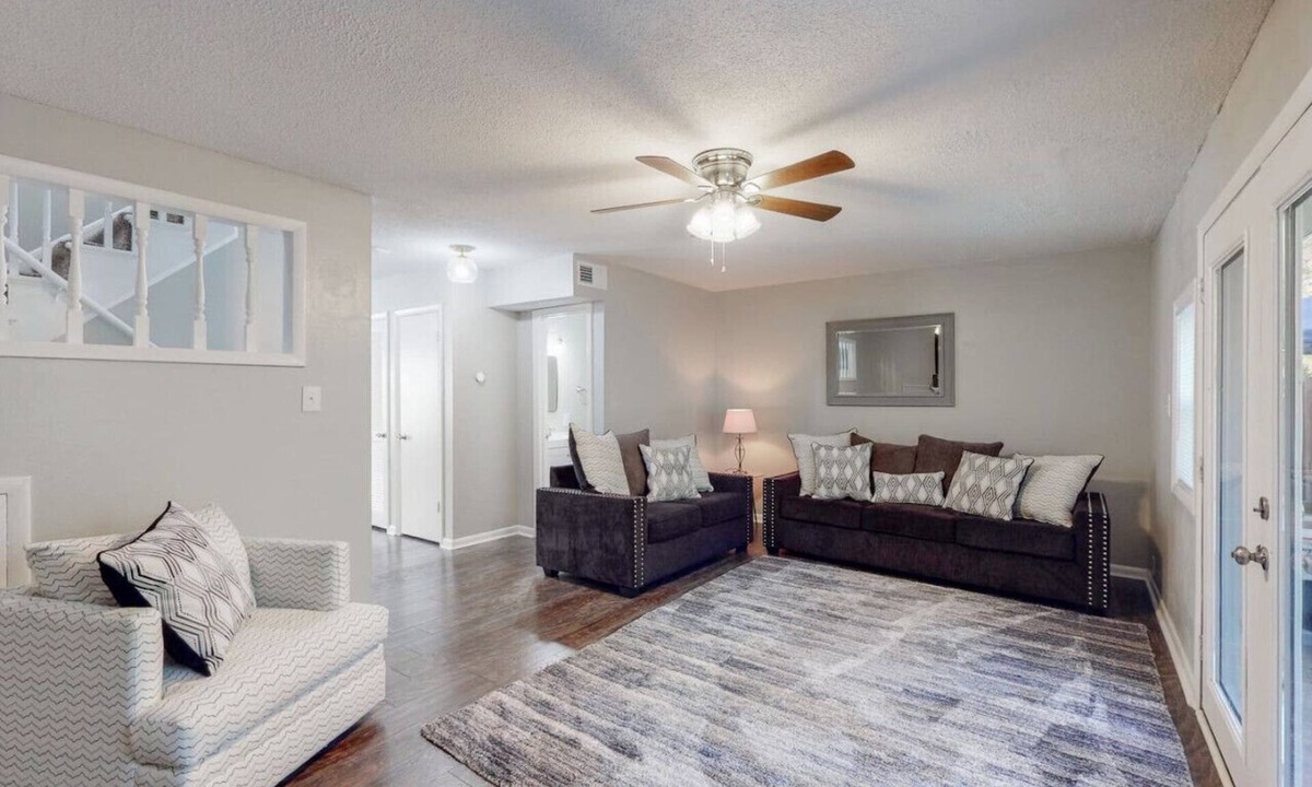 Augusta House | Stylish townhome, sleeps 8, pet friendly.