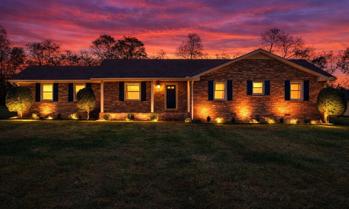 Gallatin House | Sumner Sunsets - Quiet Neighborhood with Room for the Entire Family