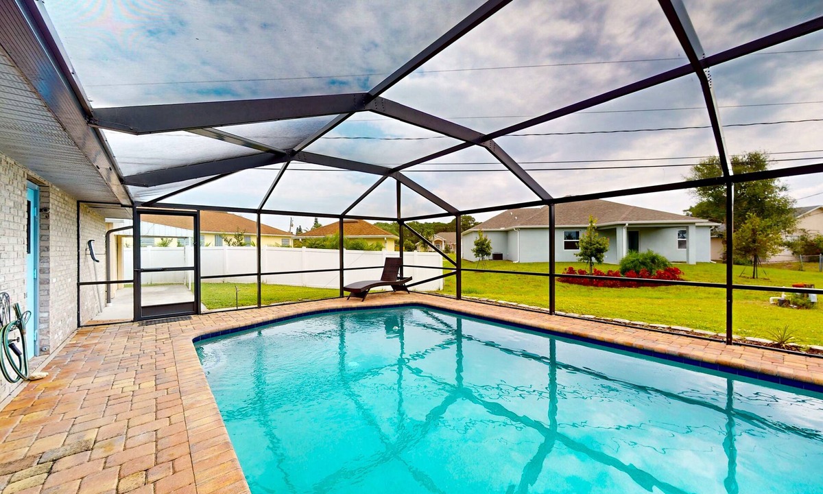 Sebastian Highlands House | Sunny Sebastian — Inviting Home with Private Heated Pool & Large Lanai, Near Beaches 🌴