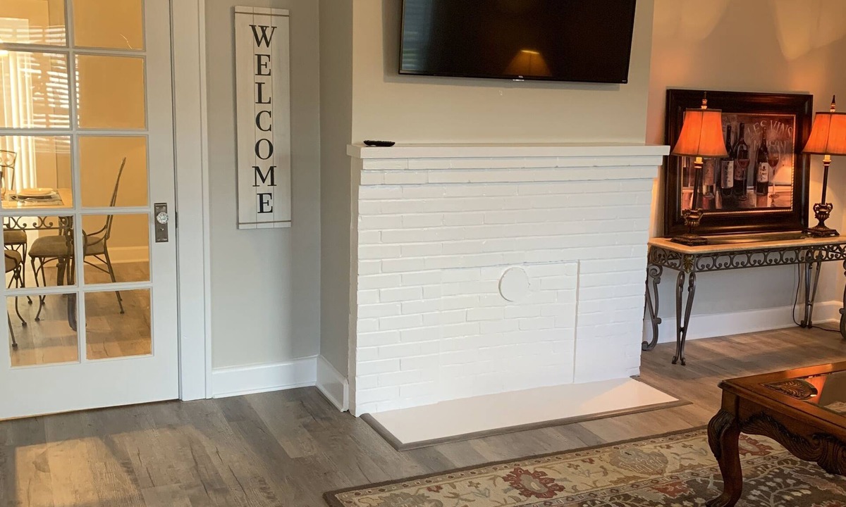 Wendell Cottage | Sunny Side - Circa 1930's- updated bungalow located in the historic district.
