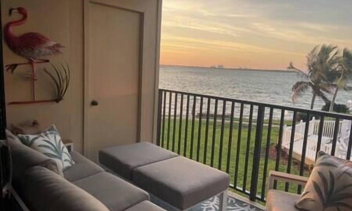 Palma del Mar Apartment | Sunrise & Beach lovers paradise remodeled sleeps 4