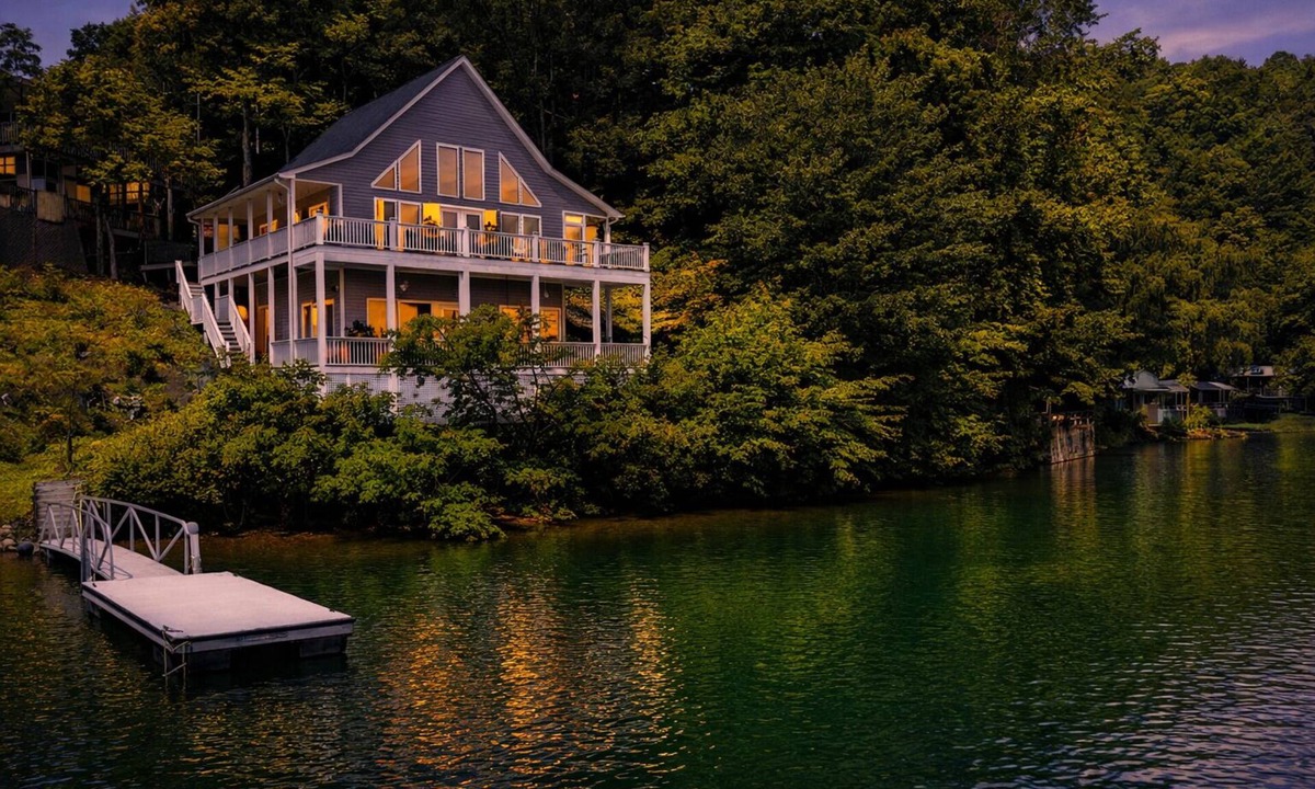 Almond House | Sunrise Cove | Lake Fontana with Private Dock and Lake Views