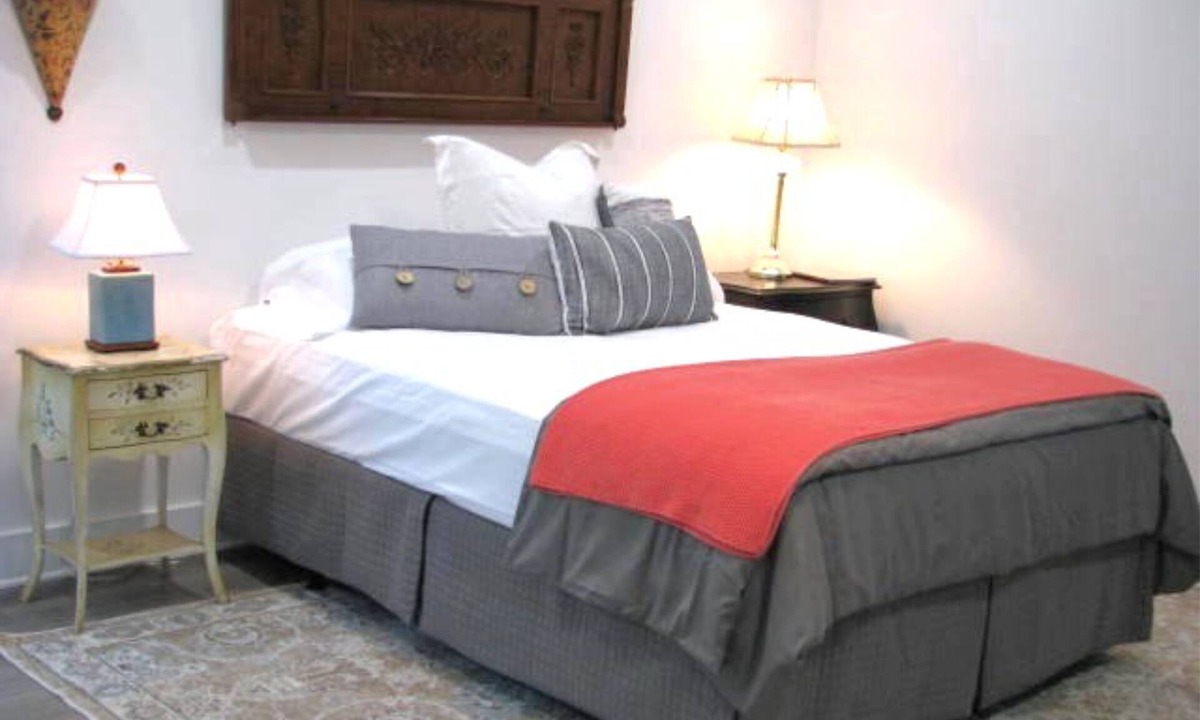 Readyville Cottage | Sunset Cottage Peaceful, Relaxing Luxury in the Country.