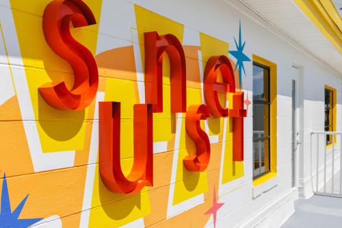 Sunset Beach Hotel | Sunset Inn and Cabanas