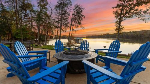 Troutman House | Sunset Pointe by AvantStay