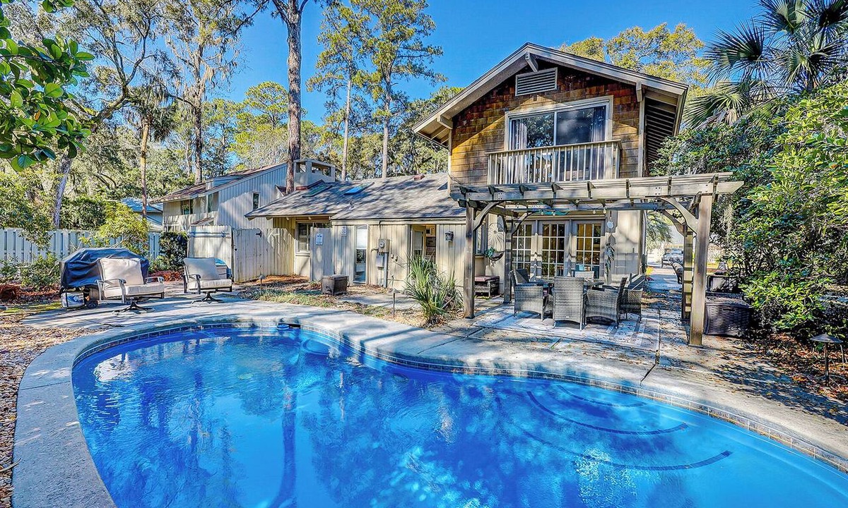 Lawton Woods House | Sunset Rentals | 5 Rice Lane | Dog Friendly