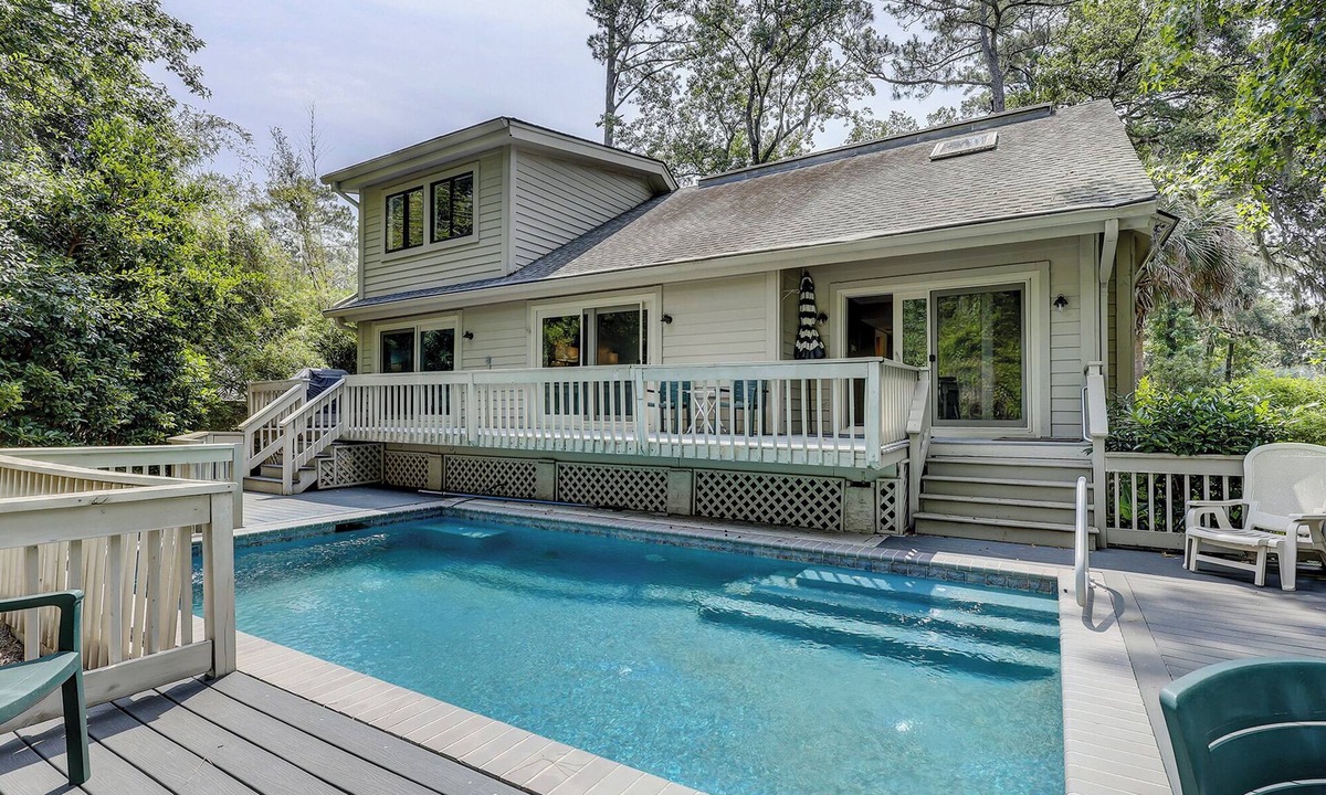 Lawton Woods House | Sunset Rentals | 8 Rice Lane | Dog Friendly
