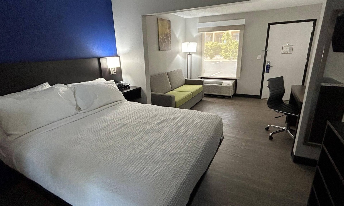 Rowland Hotel | SureStay Studio by Best Western Rowland