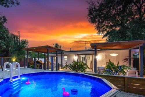 South Middle River House | Swim, Dine, and Relax - Your private paradise awaits