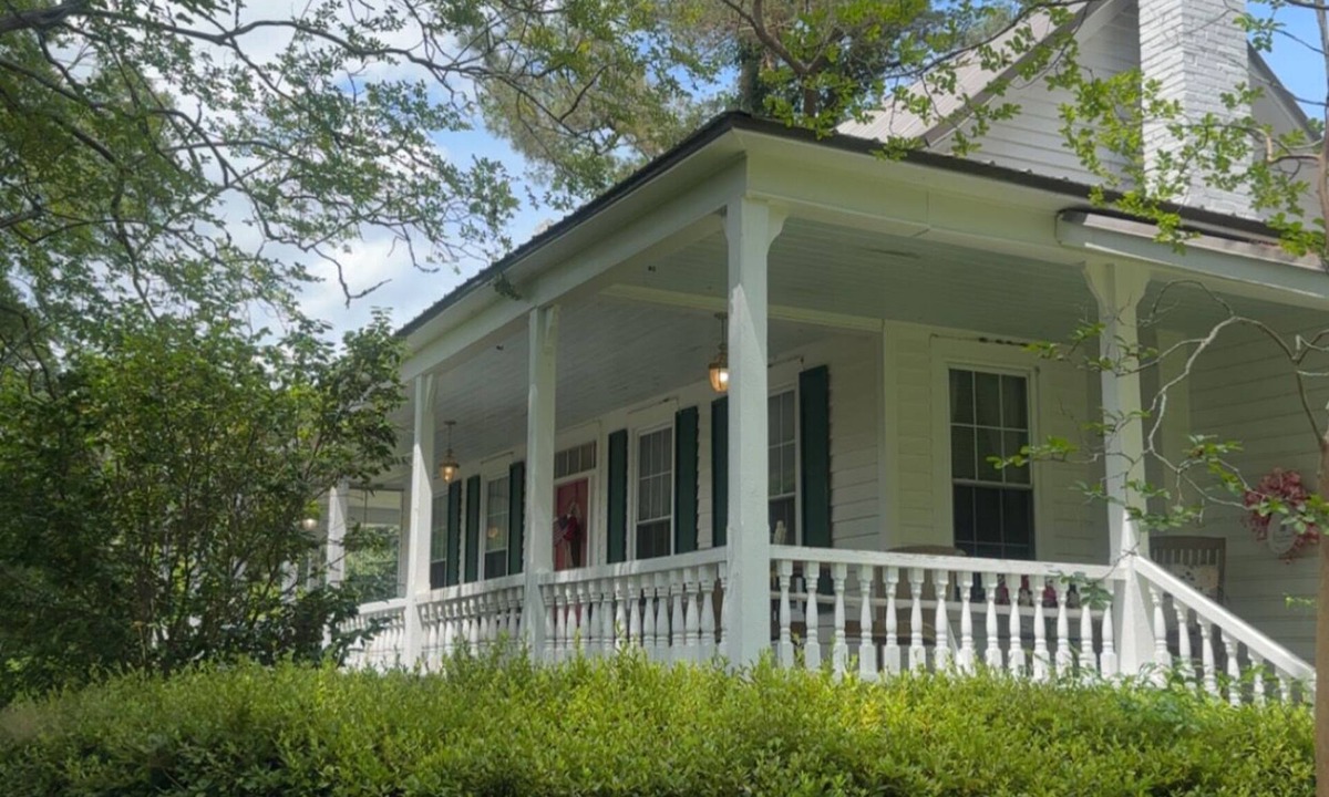 Ruffin Other | t“Authentic 1890s Farmhouse for Antique Lovers & History Buffs”