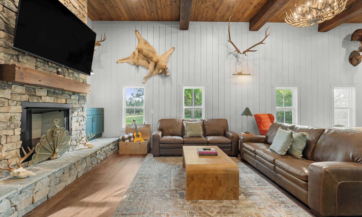 Tattnall County House | The 1900 Farmhouse Retreat - on 78 acres!