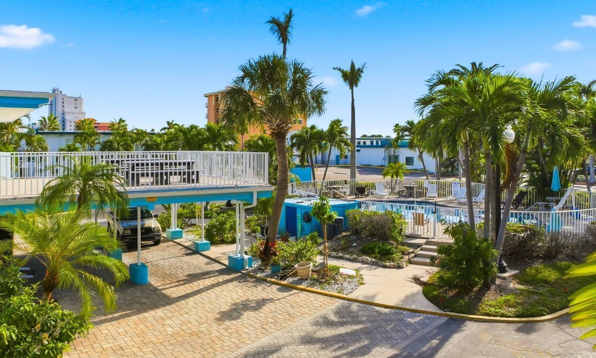 Treasure Island Hotel | The Bayside Inn & Marina