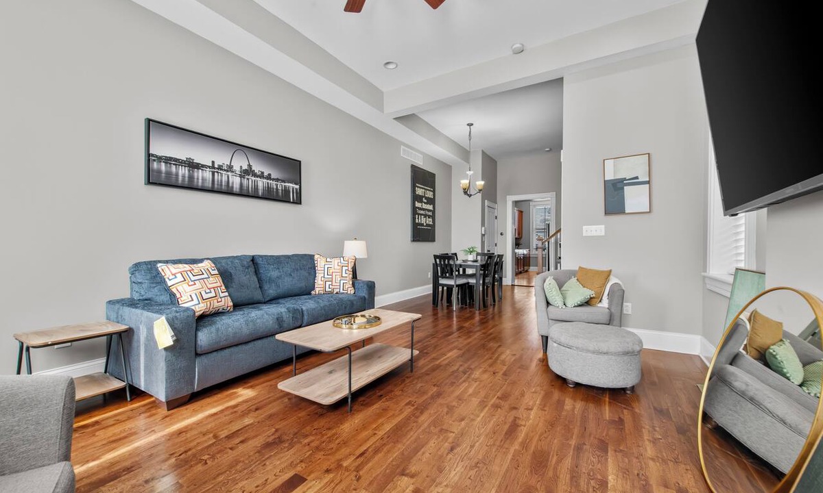 Benton Park House | The Benton Lounge "Historic Home Near Downtown"