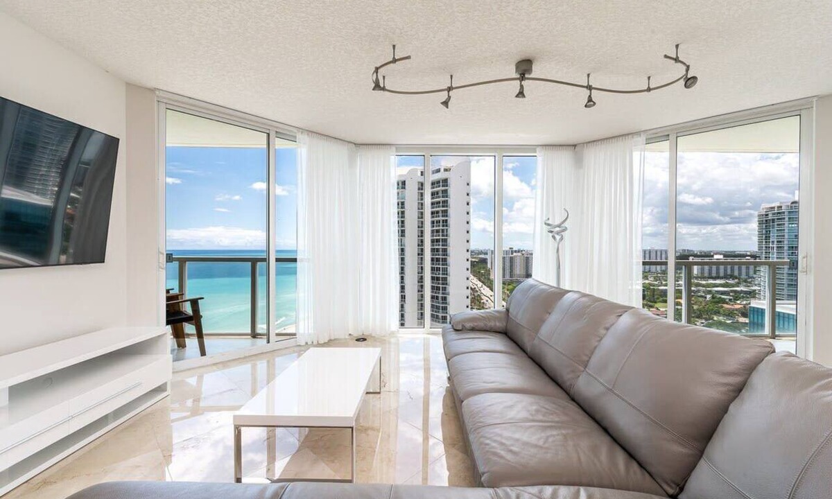Sunny Isles Beach Condo | The Best Ocean & City Views! Corner Unit - Amazing Amenities with Prime Location