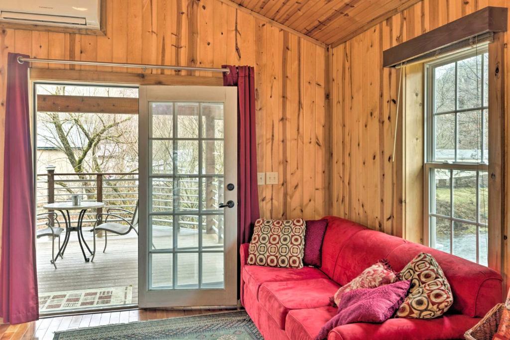 Hot Springs Apartment | 'The Boat House' Creekside Escape in Hot Springs!