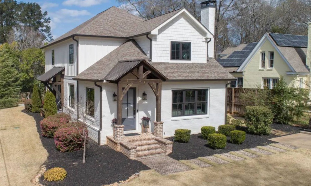 Athens House | The Classic Cottage-Walkable 5pts/UGA/Stadium
