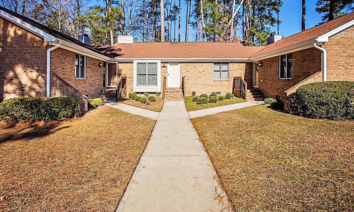 Fayetteville Cottage | The Coronation Guest House