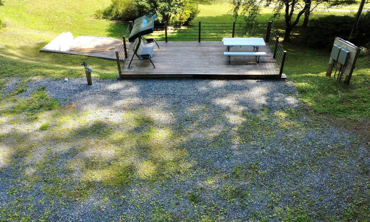 Robbinsville RV Rental | The Cove Site 1 – Full Hookups & Deck