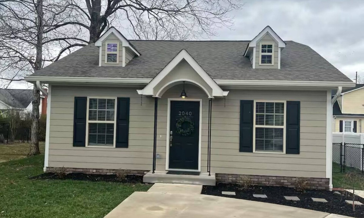 Cleveland House | The Downtown Historic Cleveland Cottage