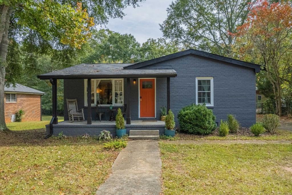 Athens House | The Eclectic Inn Downtown