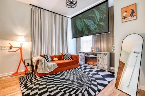 Metropolitan House | The Fun House - Parking - 2 King Bed, Massage Chair