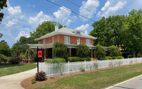 Maxeys Bed & Breakfast | The Gillen House Bed and Breakfast
