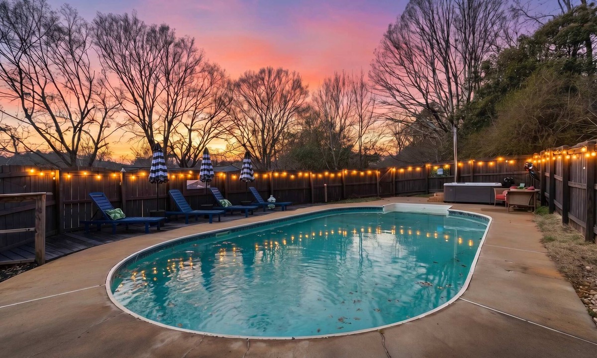 Cramerton House | The GOAT - Pool, Hot Tub, Gym, Sauna & Gameroom
