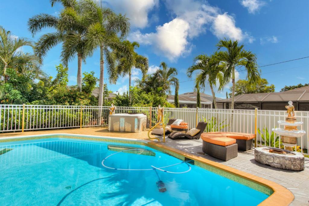 Trafalgar Villa | The Golden Palace Villa