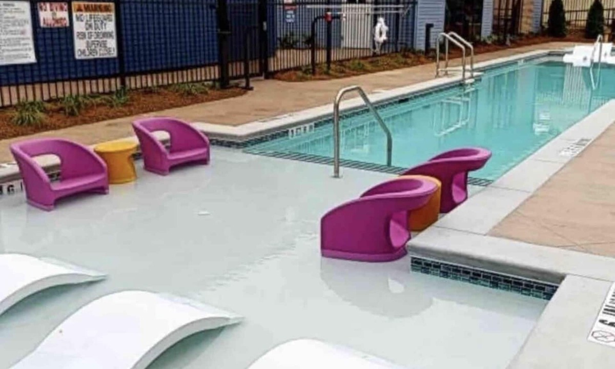 Summerhill Condo | The Golden Retreat | 12pm check out 12 mins from AIRPORT