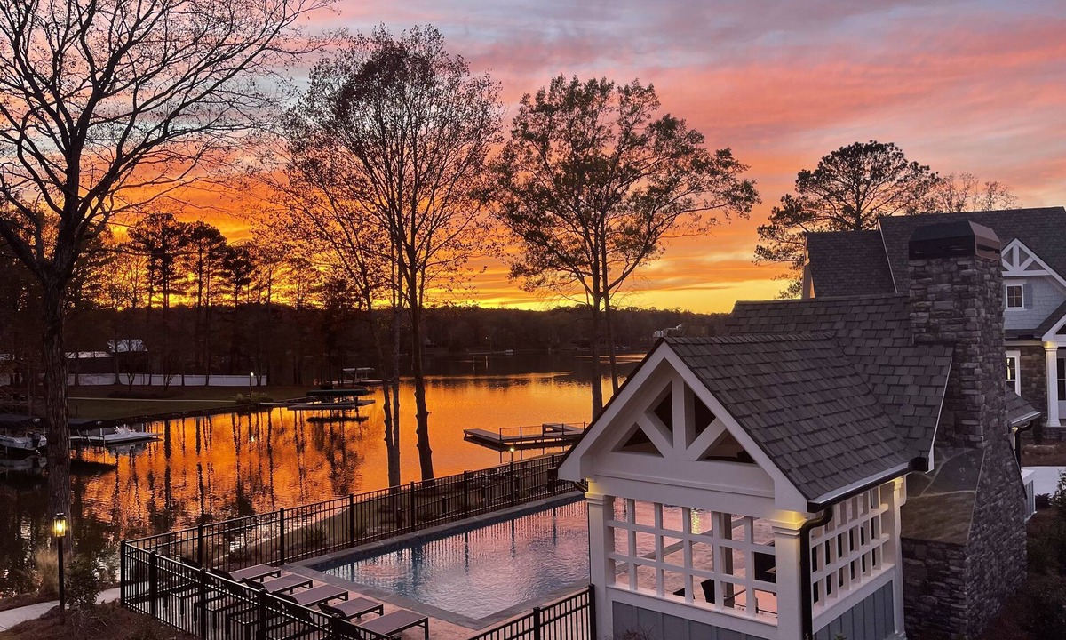 Eatonton Cottage | The Gorgeous Starboard Cottage at Cottage Cove at Lake Oconee!