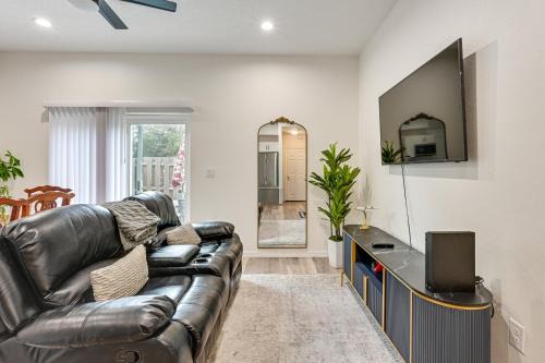 Lutz House | 'The Hangar Retreat' Aviation-Themed Stay in Lutz