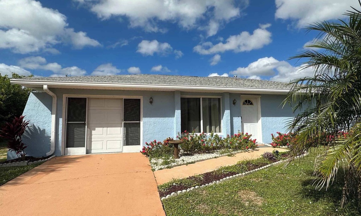 Port Charlotte House | The Heart of Port Charlotte