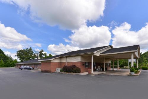 Huntingdon Hotel | The Heritage Inn, Inc
