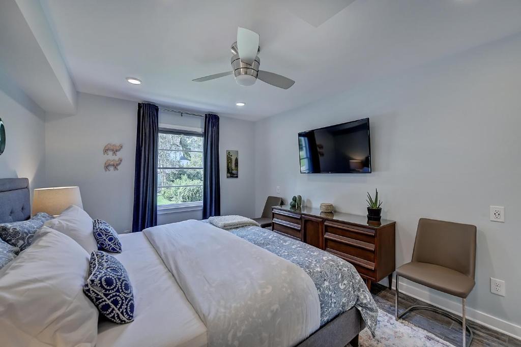Cherry Apartment | The Home Collection CLT: 510 Queens