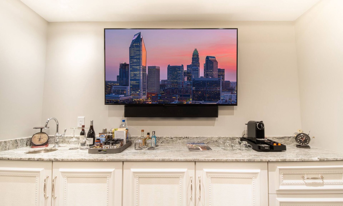 Charlotte Center City Hotel | The Ivey's Hotel