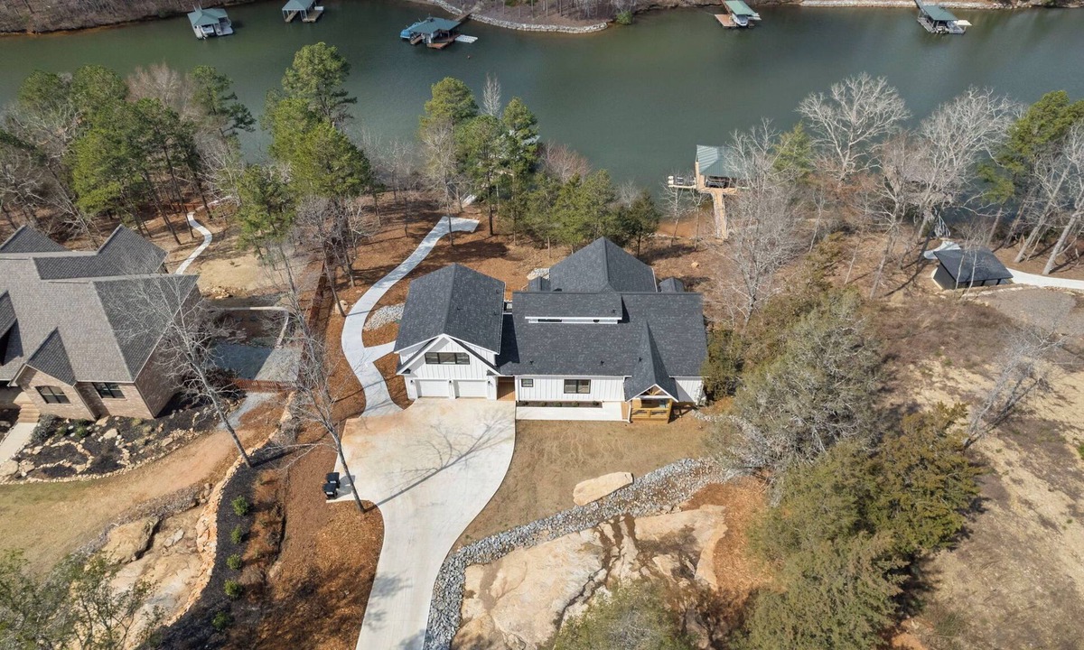 Seneca House | The Keowee Hideaway Lakefront 25 min to Clemson